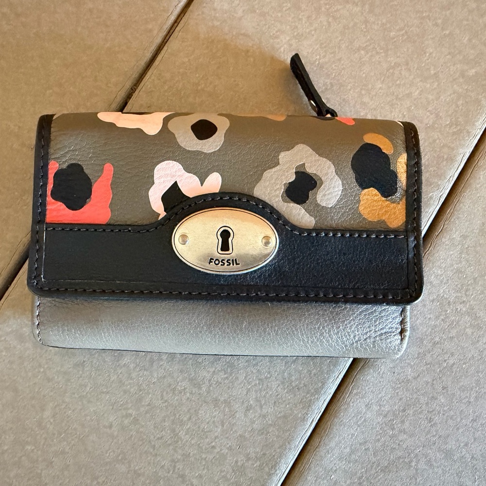 Fossil Gray and Black Tri-Fold Wallet with Colorful Accents